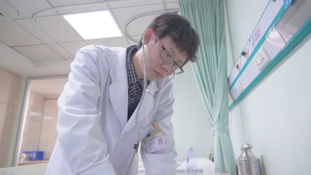 盡職盡責好醫(yī)生，他是心血管病患者的“生命守護神”