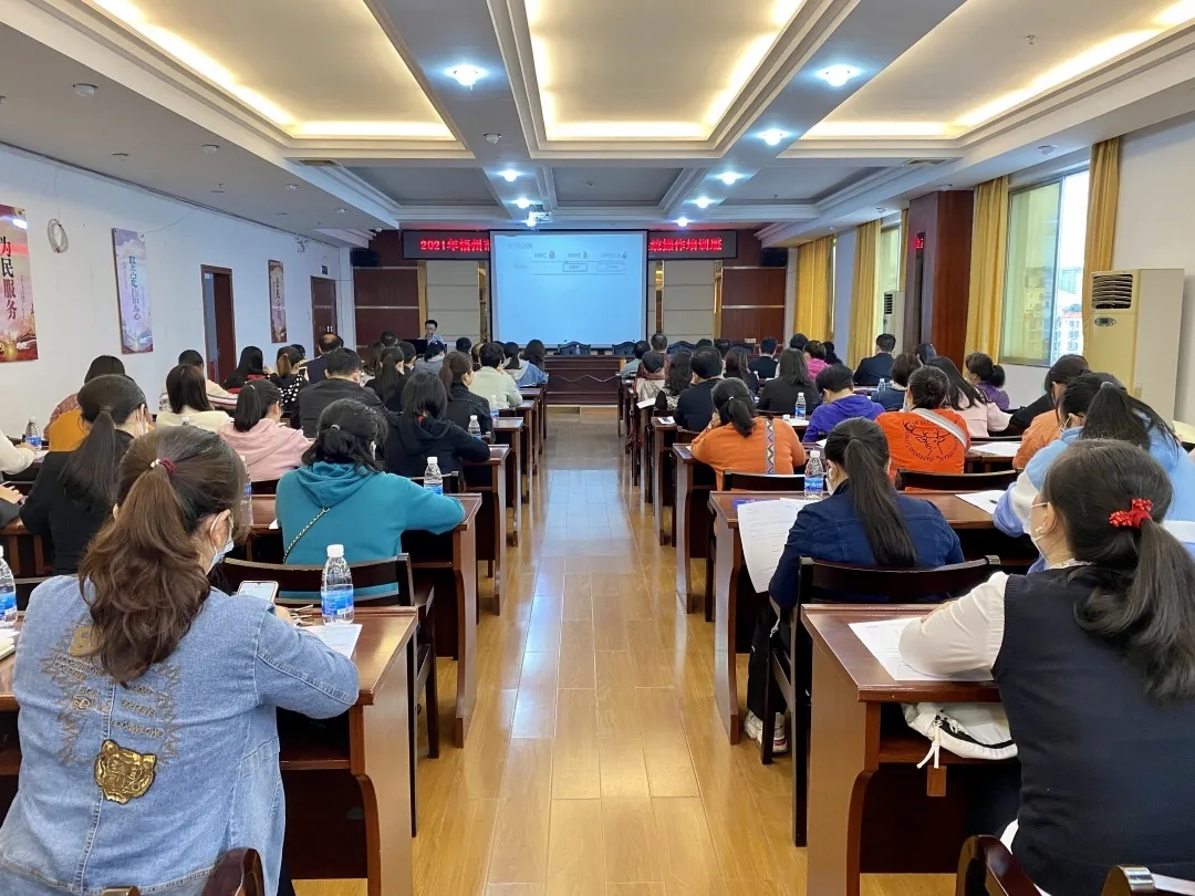 有理論 有業(yè)務實踐，這個培訓班干貨滿滿
