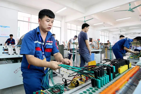 各路精英快來組隊(duì)！全區(qū)2022年職工職業(yè)技能大賽等你來戰(zhàn)