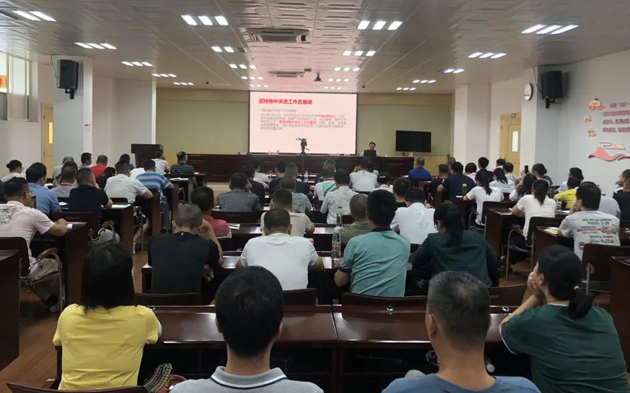 “勞模工匠進(jìn)學(xué)校、思政教師進(jìn)企業(yè)”活動丨“思政課”從三尺講堂搬到企業(yè)一線