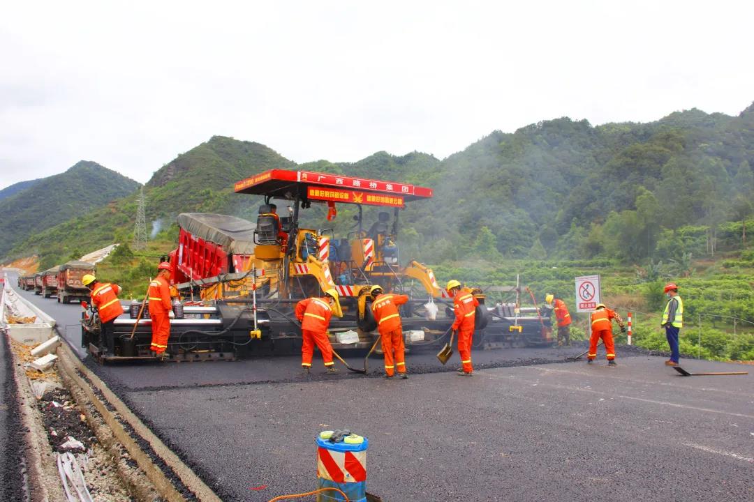 蒙山縣總工會賀巴高速公路蒙山段在有序復(fù)工